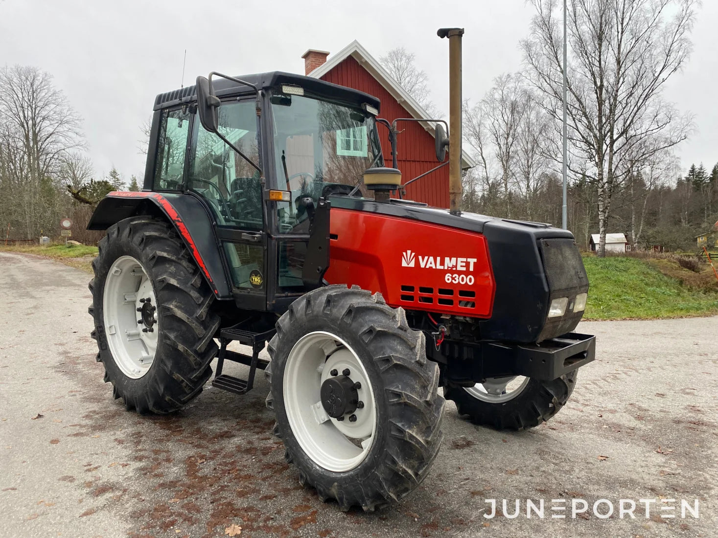 Valtra Valmet 6300 med fäste för frontlastare