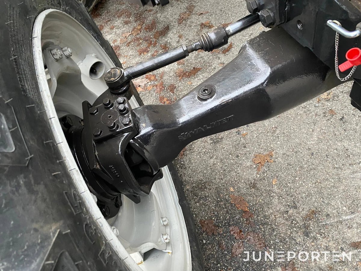Valtra Valmet 6300 med fäste för frontlastare
