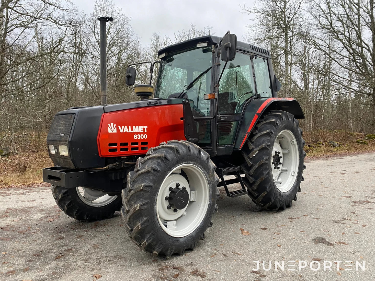 Valtra Valmet 6300 med fäste för frontlastare