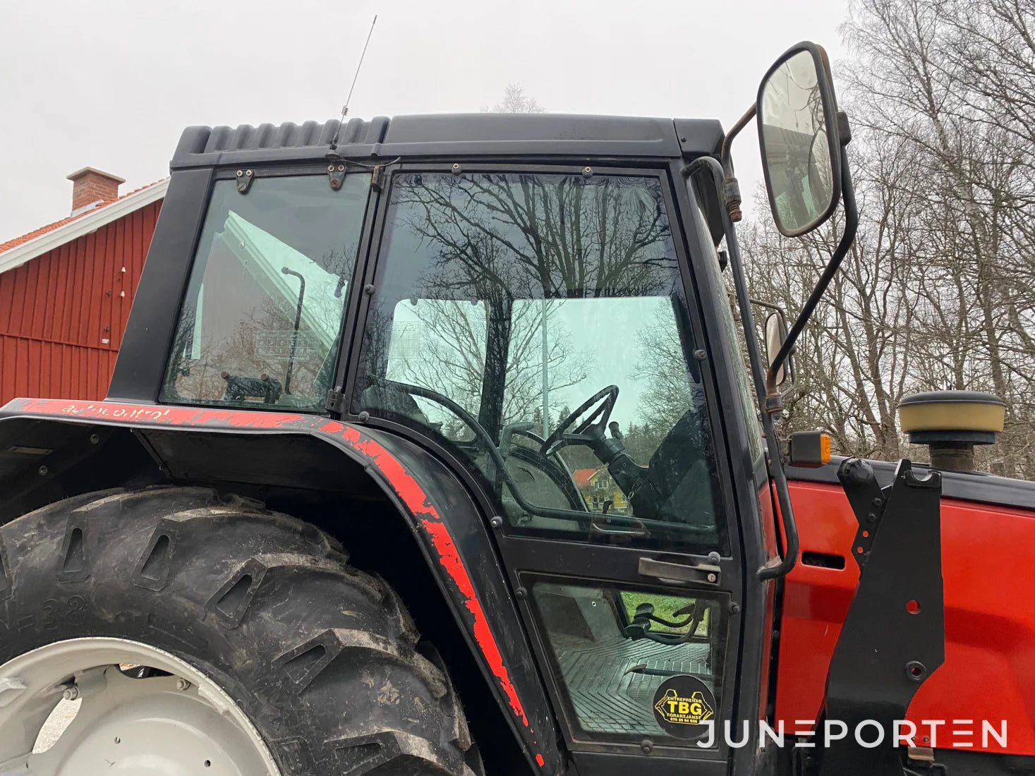 Valtra Valmet 6300 med fäste för frontlastare