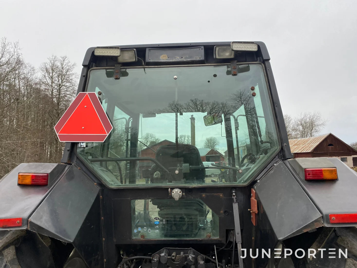 Valtra Valmet 6300 med fäste för frontlastare