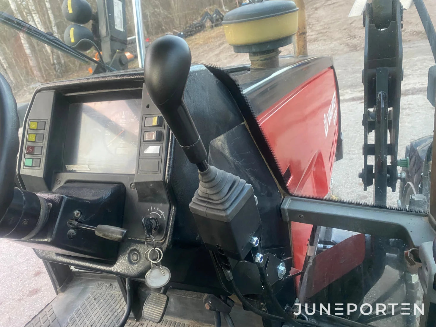 Valtra Valmet 6300 med lastare