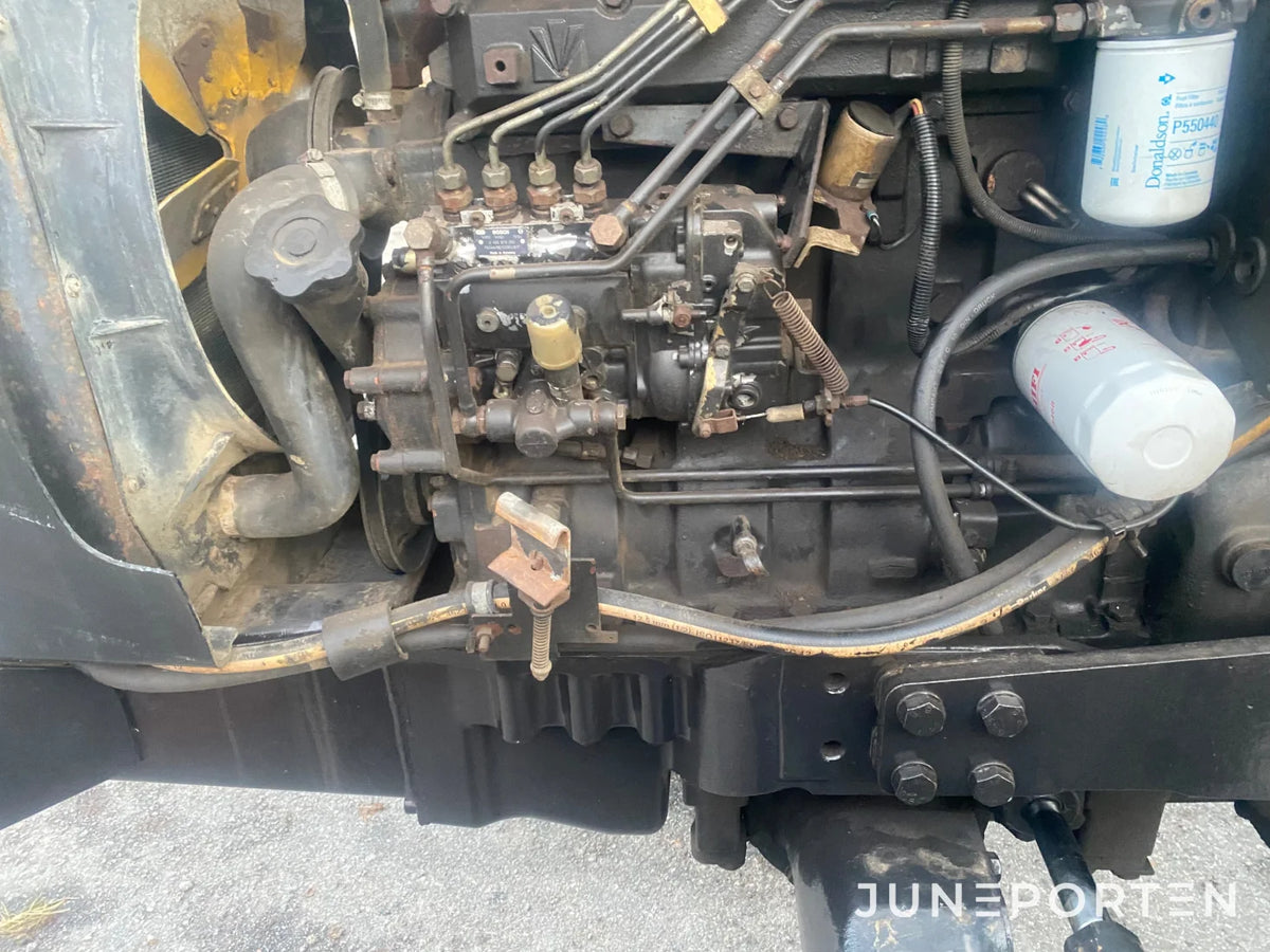 Valtra Valmet 6300 med lastare