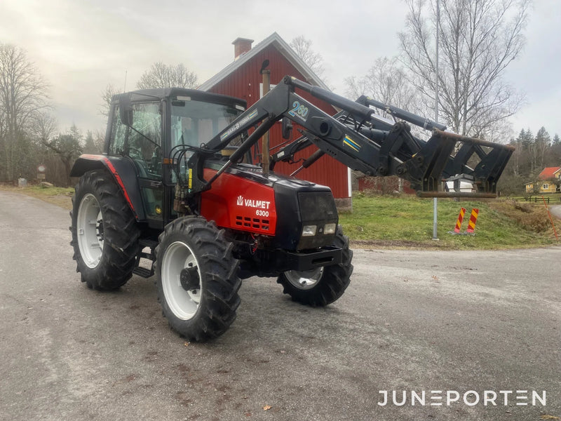 Valtra Valmet 6300 med lastare