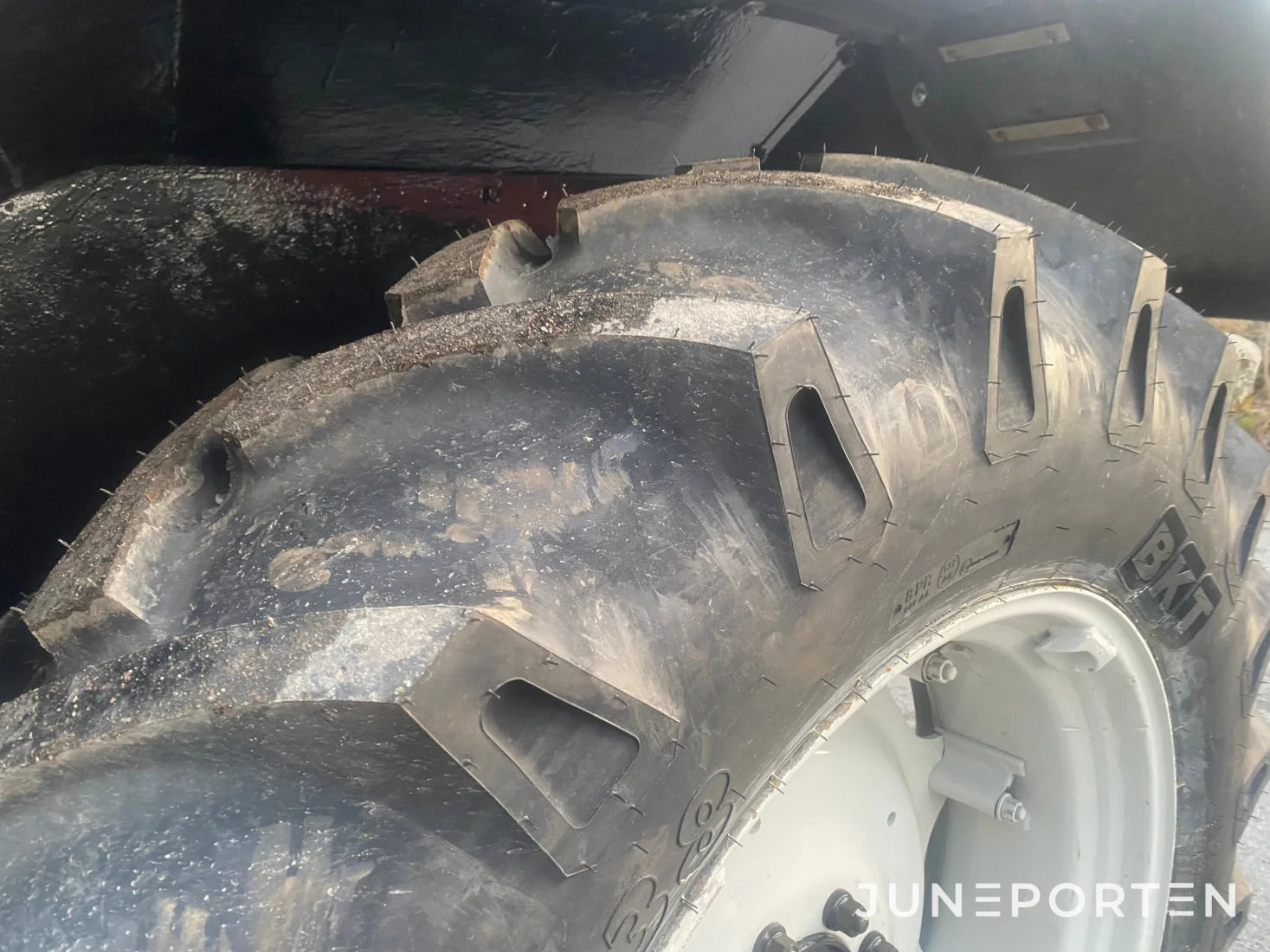 Valtra Valmet 6300 med lastare