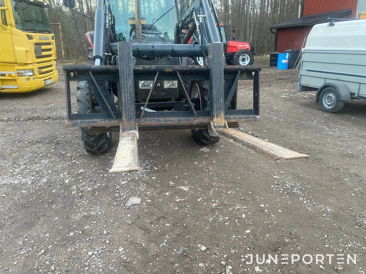 Valtra Valmet 6300 med lastare