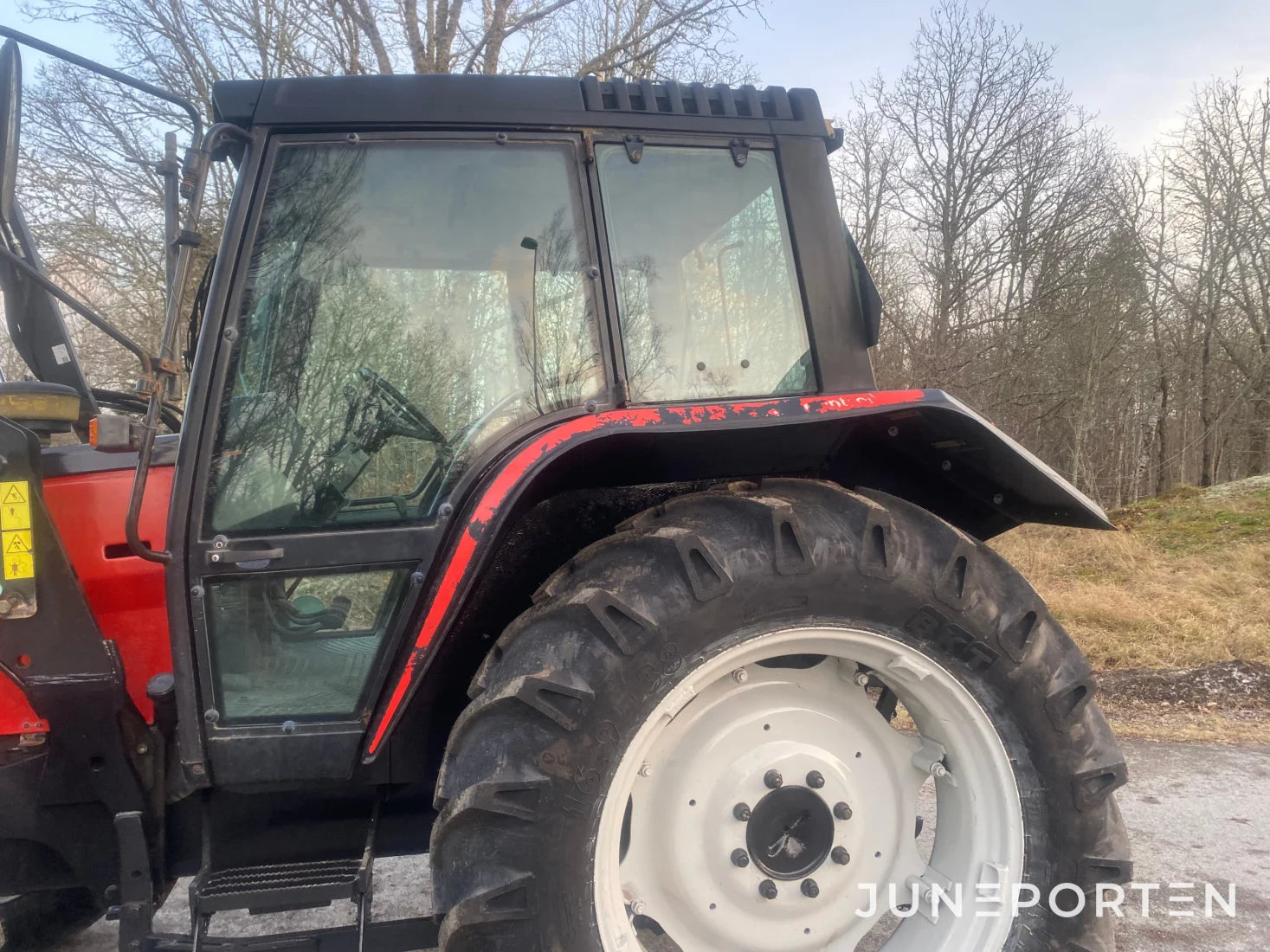 Valtra Valmet 6300 med lastare