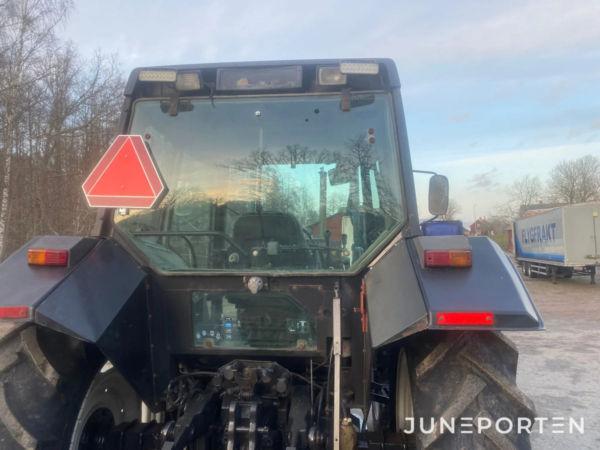 Valtra Valmet 6300 med lastare
