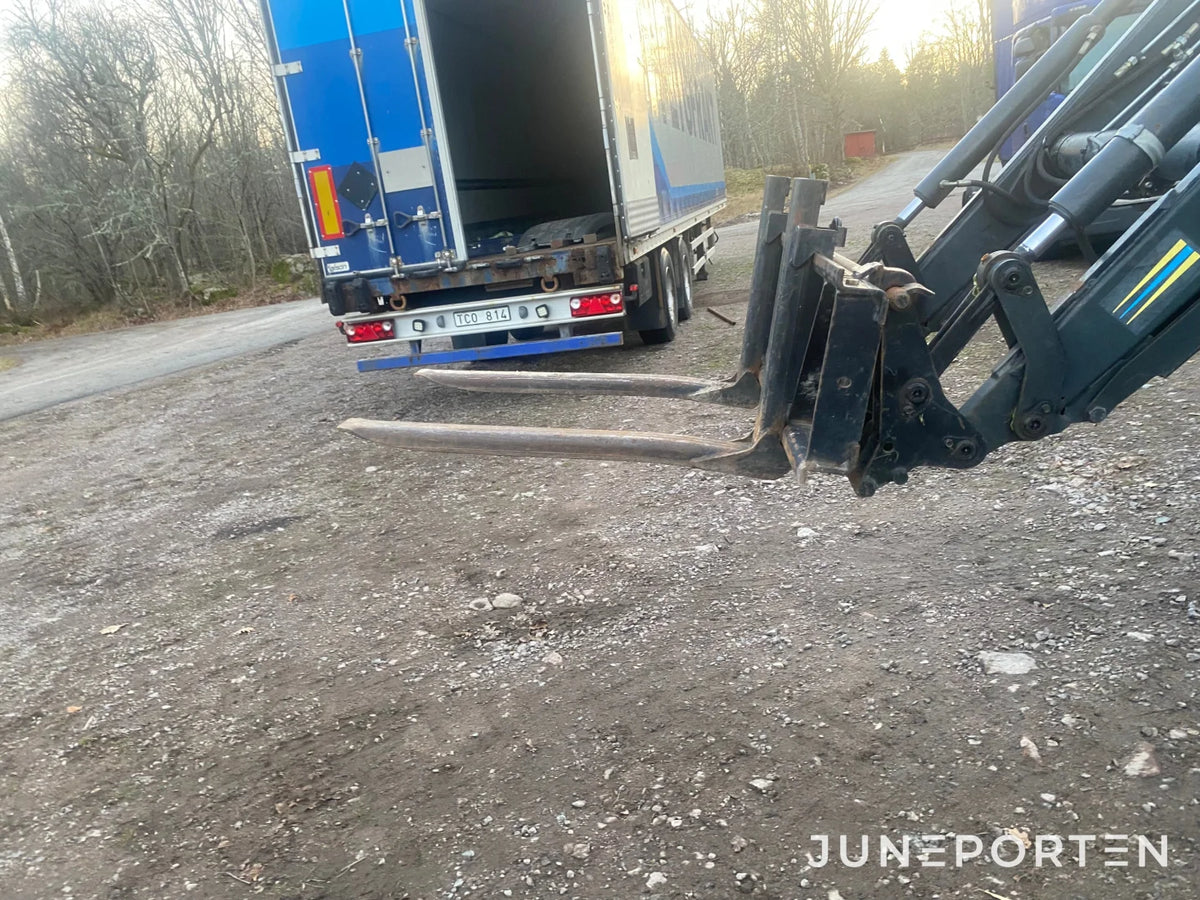 Valtra Valmet 6300 med lastare