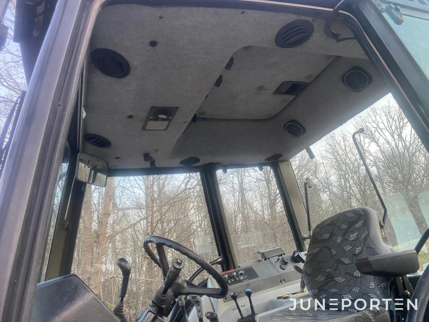 Valtra Valmet 6300 med lastare