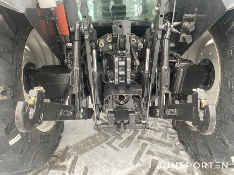 Valtra Valmet 6750 med lastarfäste