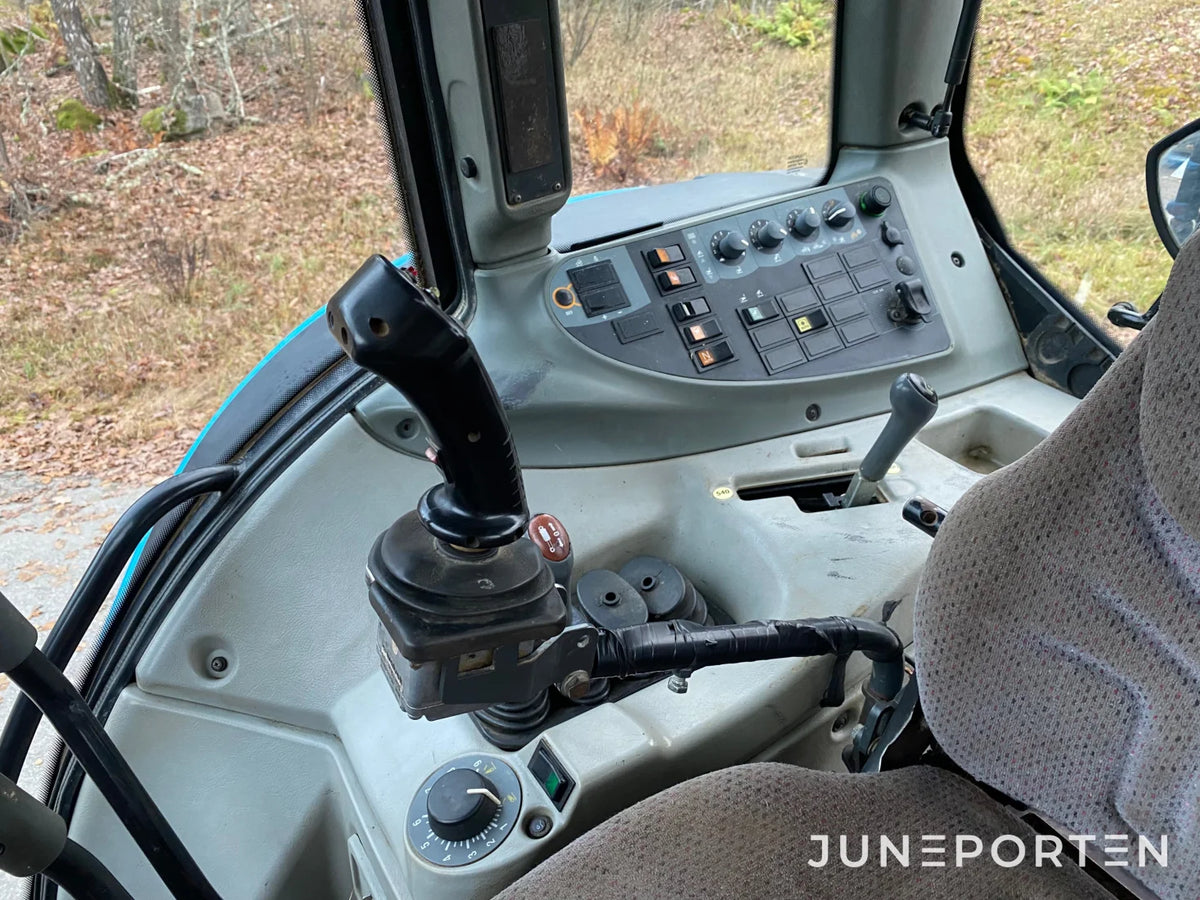 Valtra Valmet N91 med frontlastare