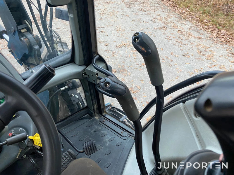 Valtra Valmet N91 med frontlastare