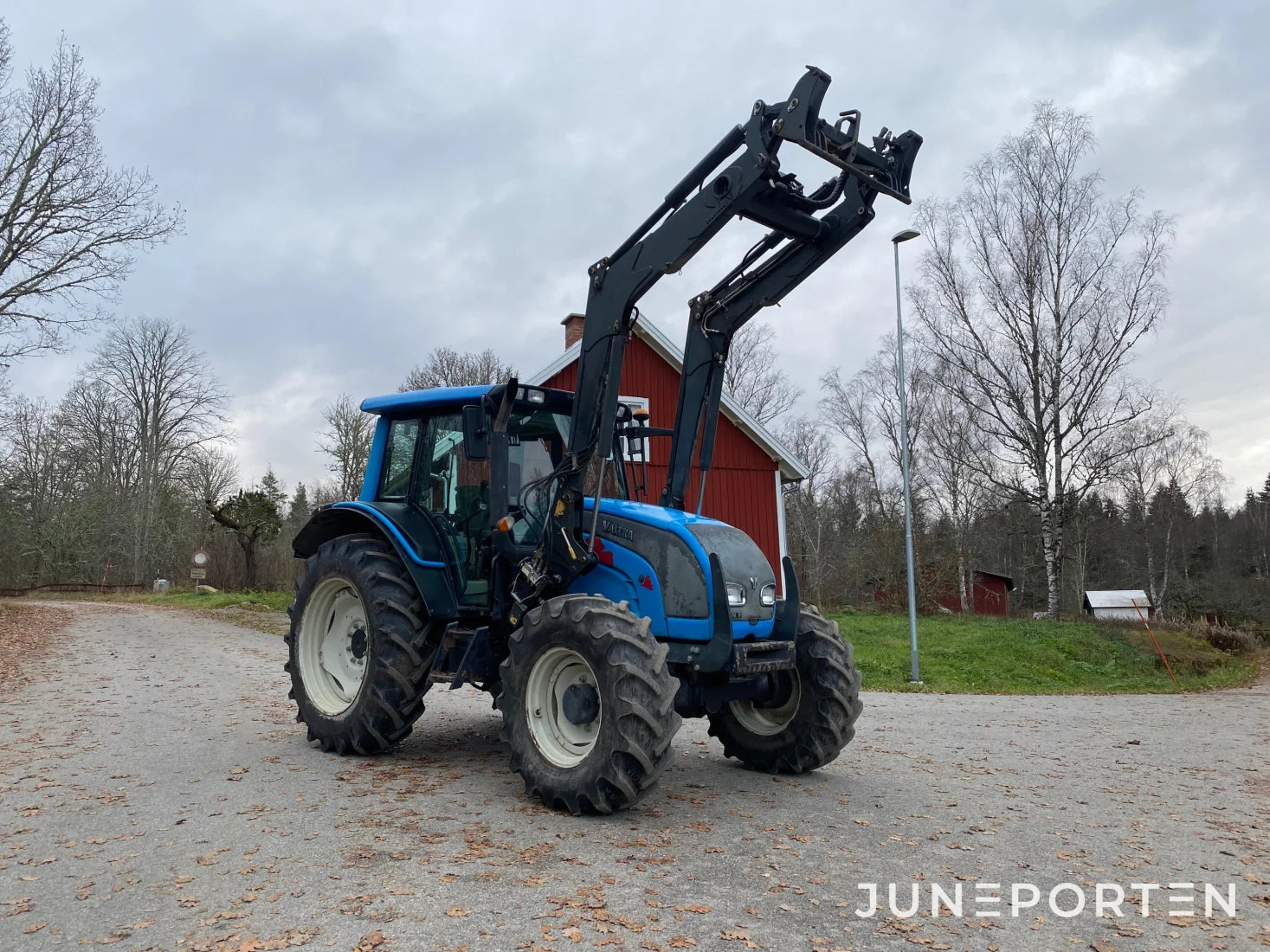 Valtra Valmet N91 med frontlastare