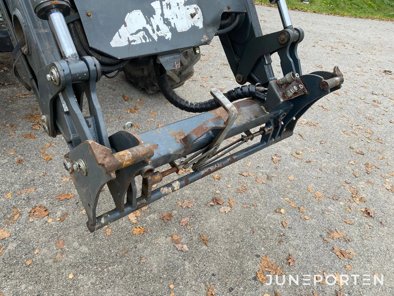 Valtra Valmet N91 med frontlastare
