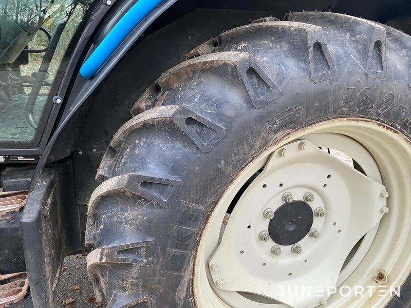 Valtra Valmet N91 med frontlastare