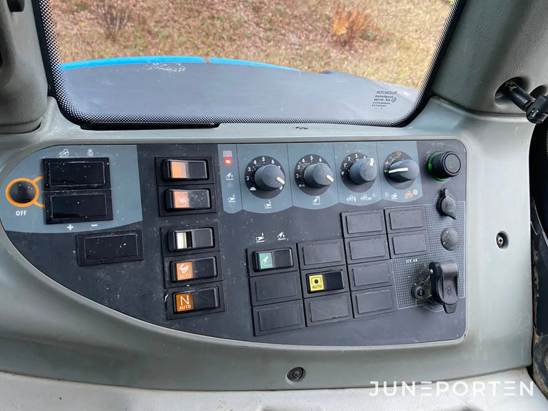 Valtra Valmet N91 med frontlastare