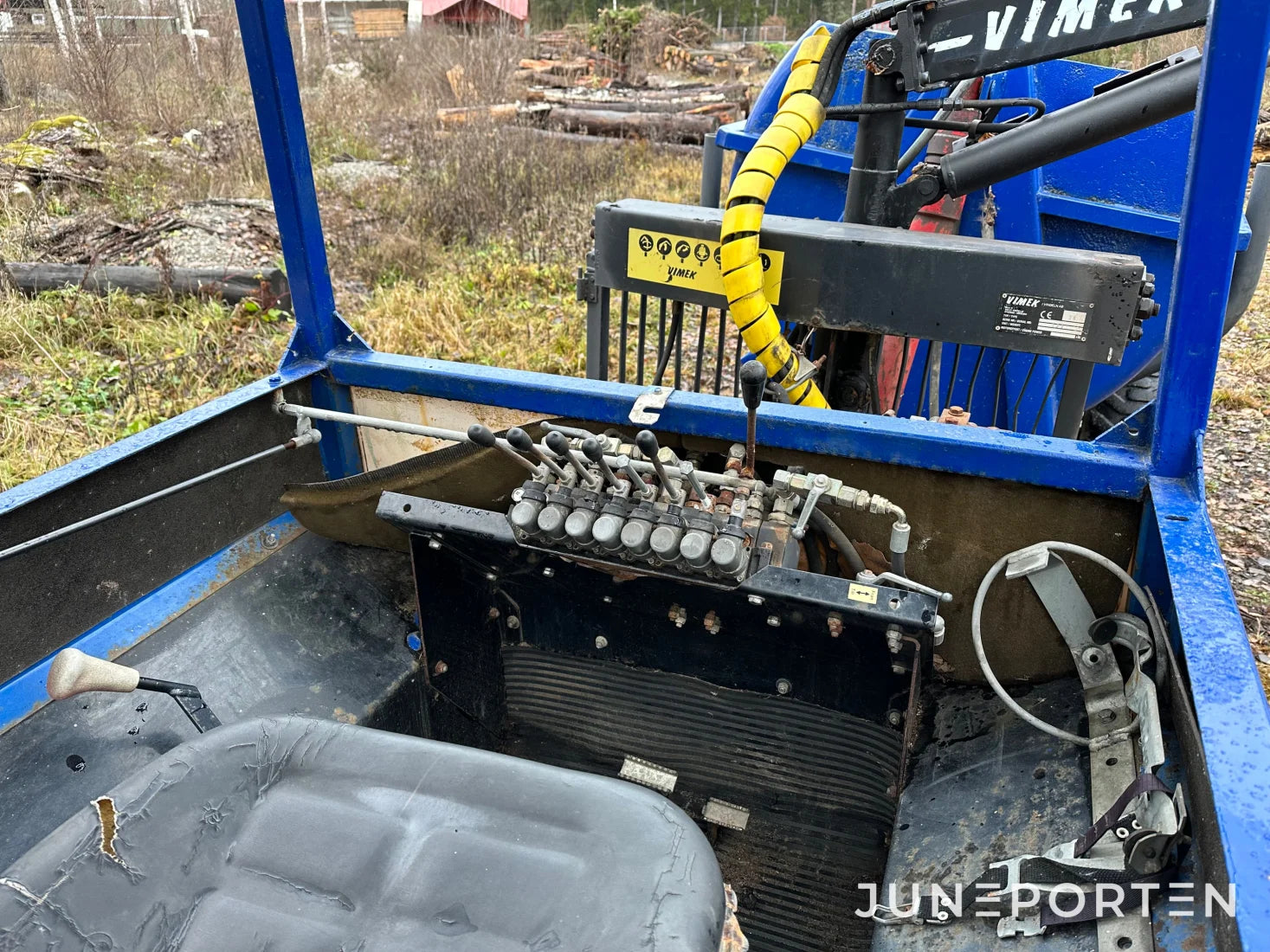 Skotare Vimek 606 med hydrauliskt tippflak