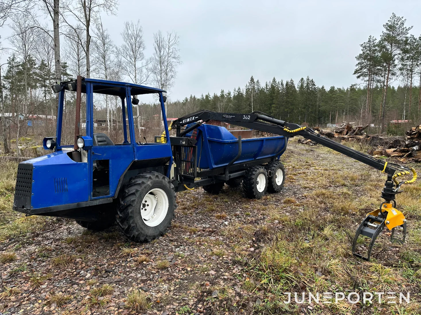 Skotare Vimek 606 med hydrauliskt tippflak