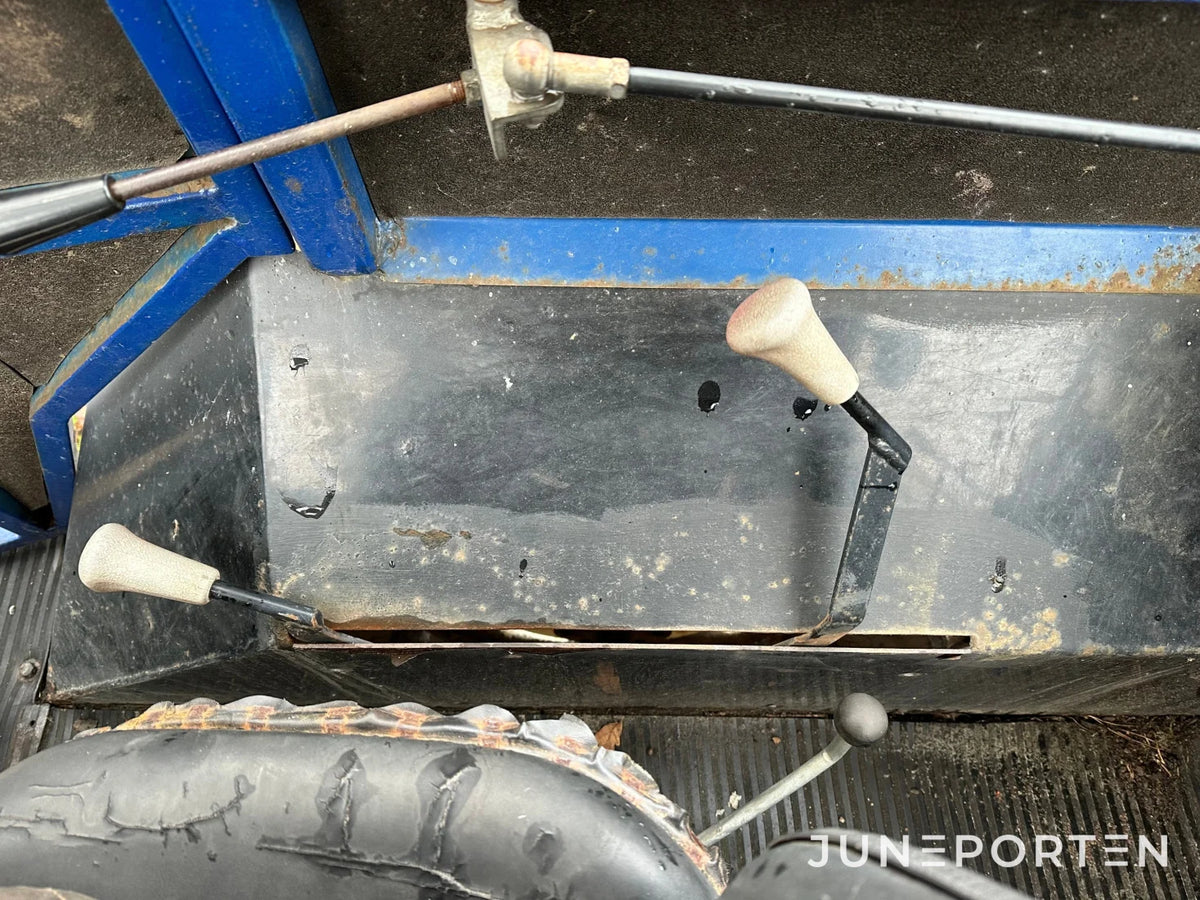 Skotare Vimek 606 med hydrauliskt tippflak