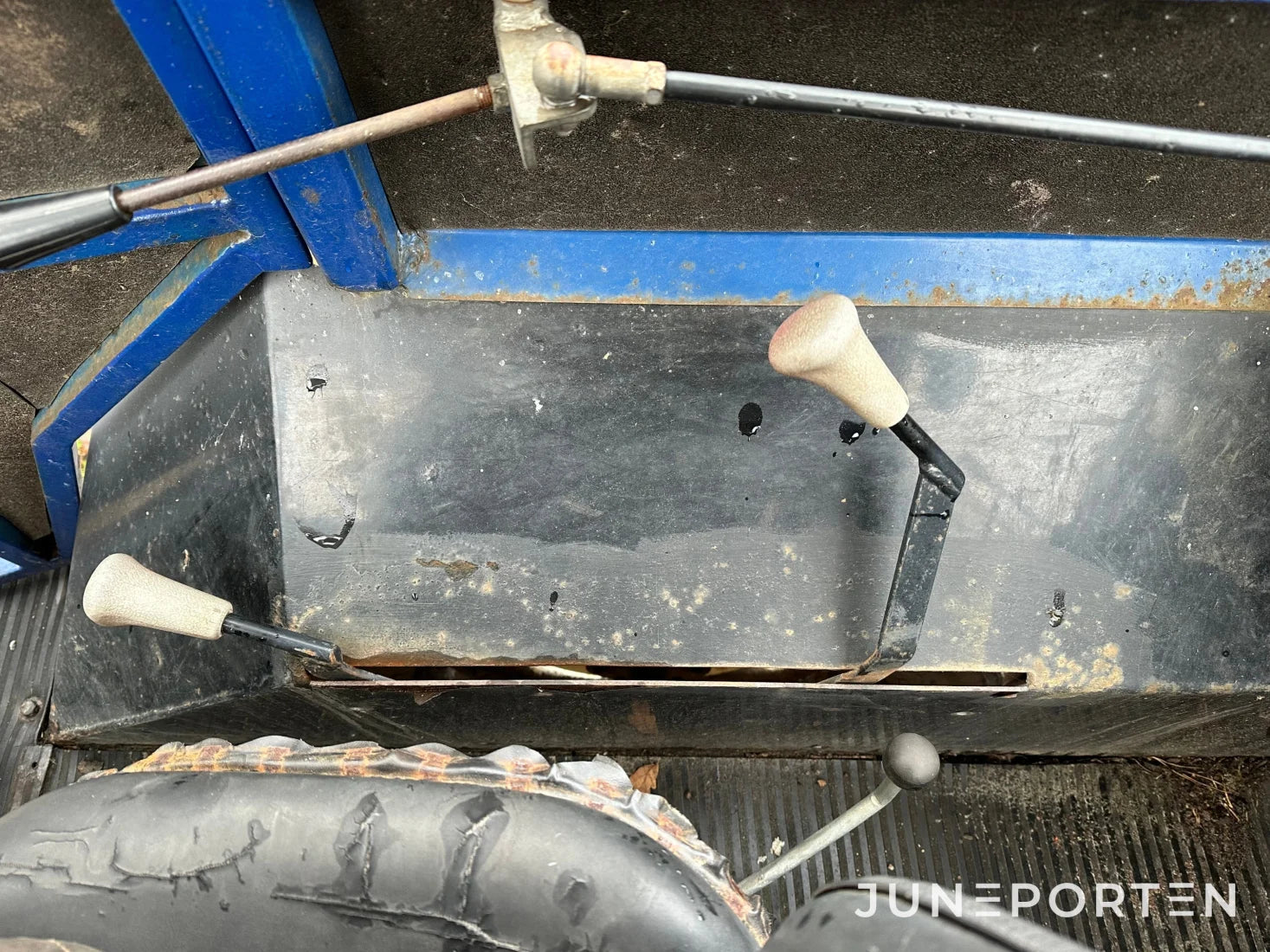 Skotare Vimek 606 med hydrauliskt tippflak