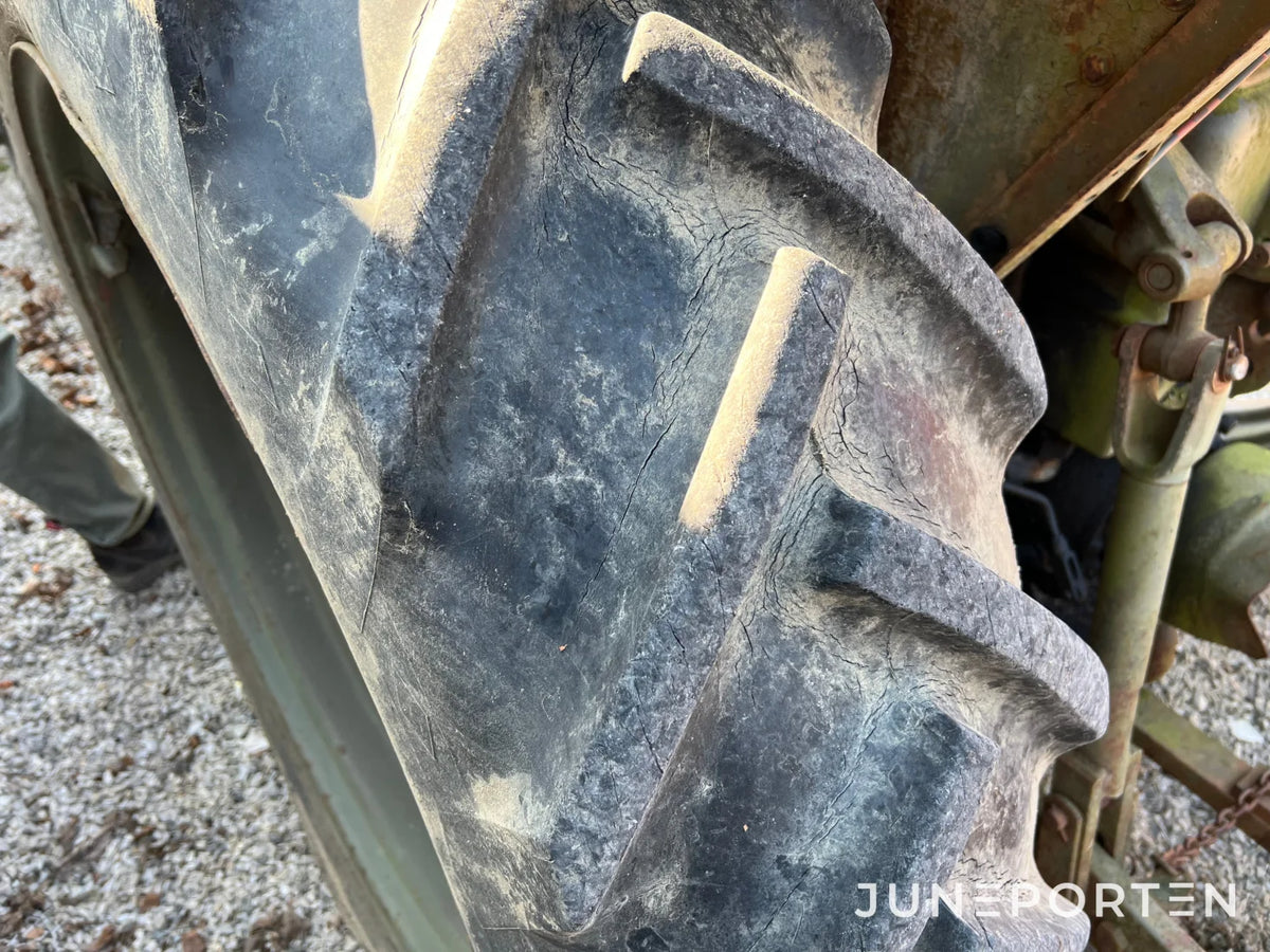 Volvo BM 650 med lastare