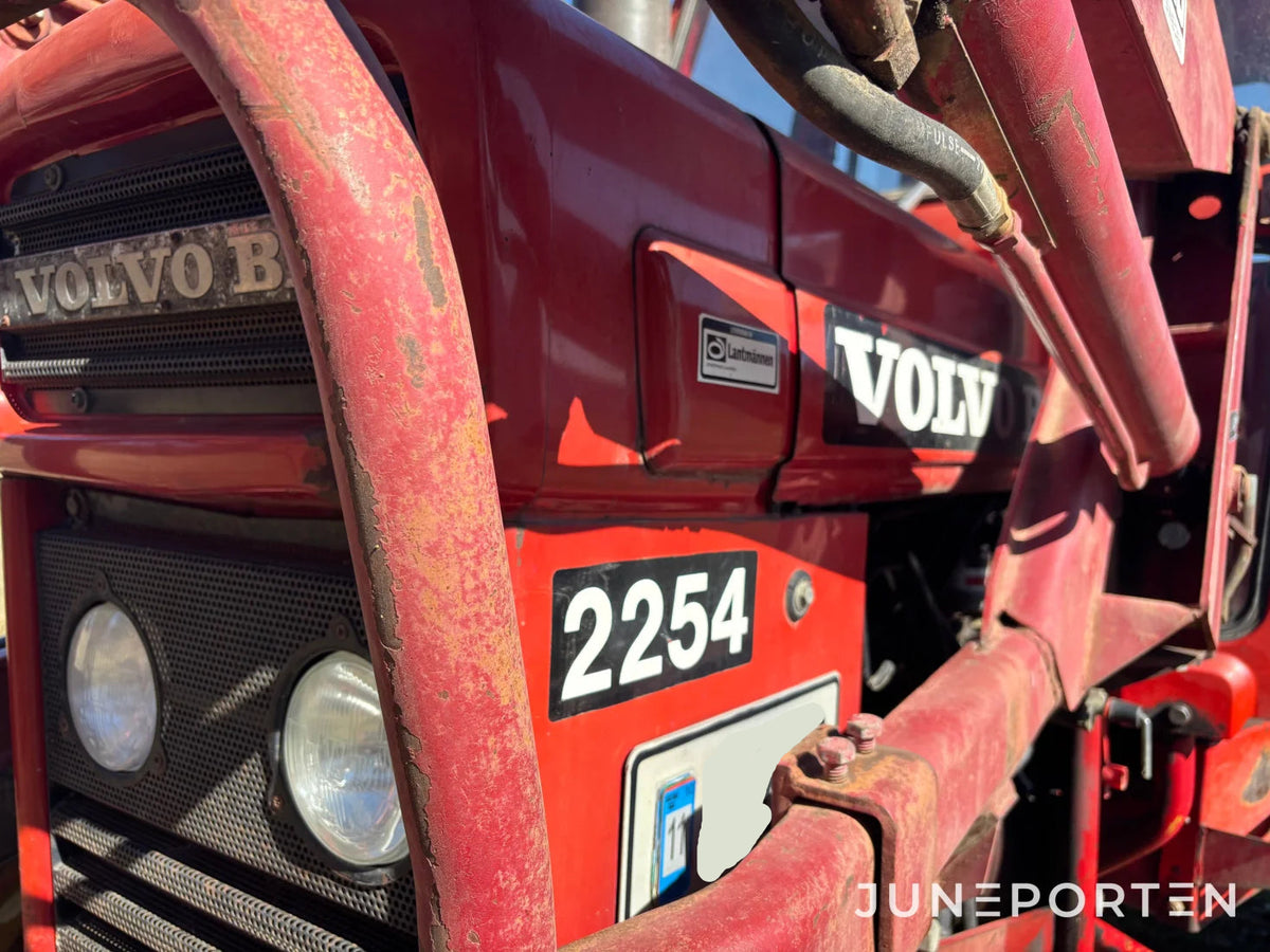 Volvo BM 2254 med lastare