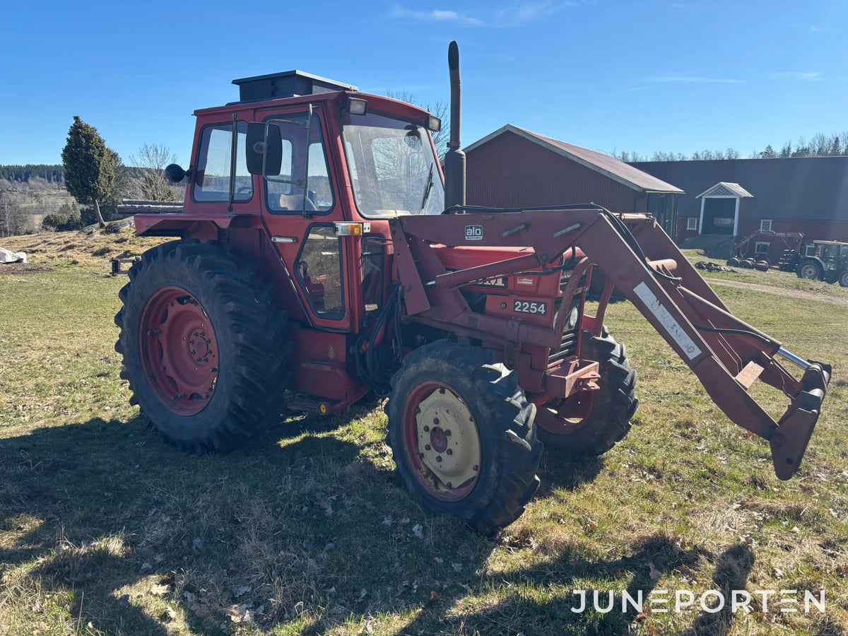 Volvo BM 2254 med lastare