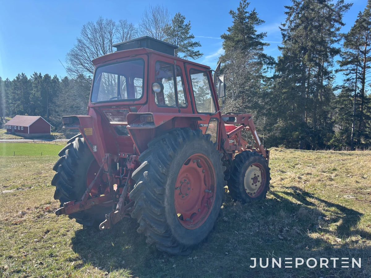 Volvo BM 2254 med lastare