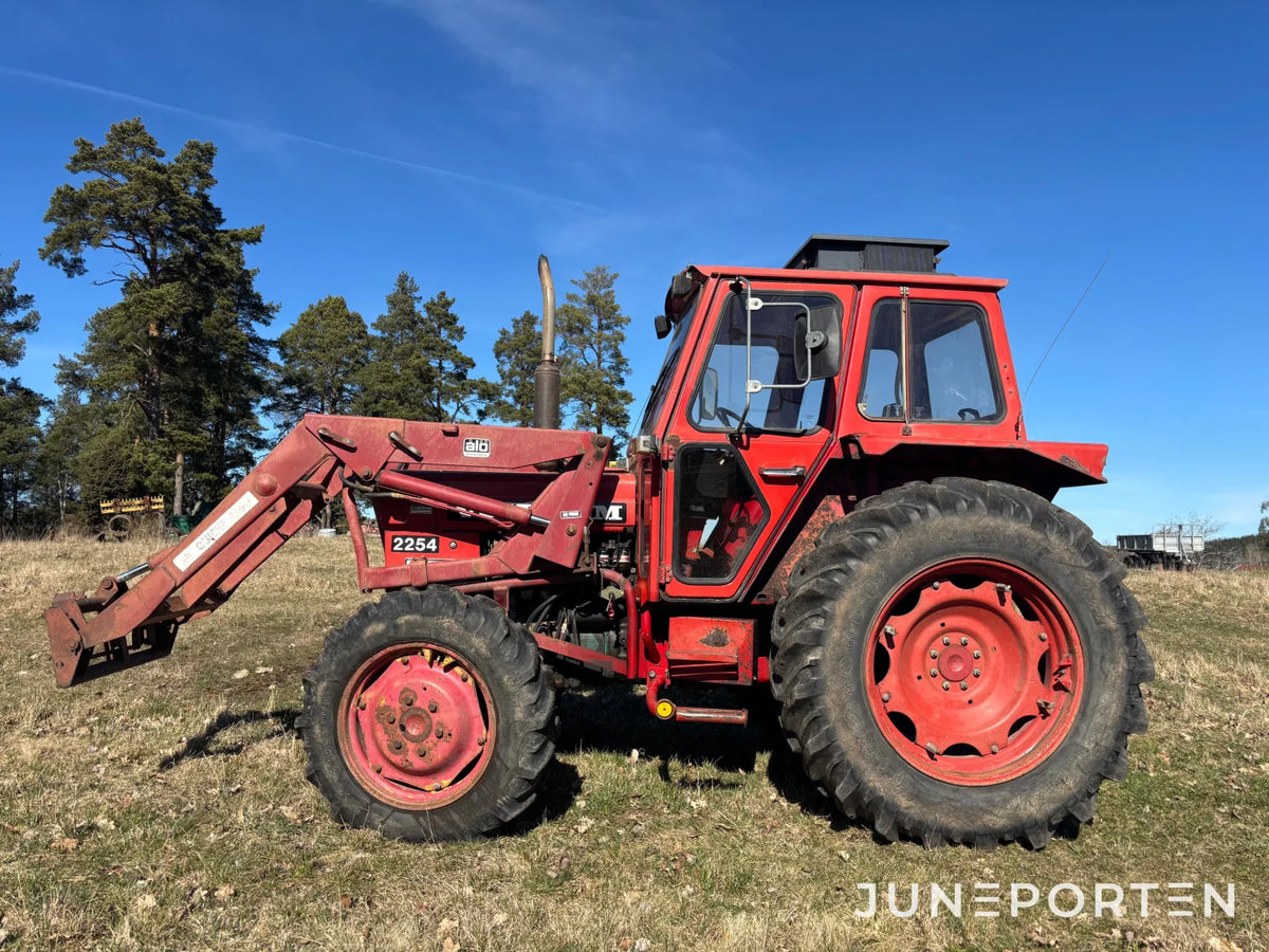 Volvo BM 2254 med lastare