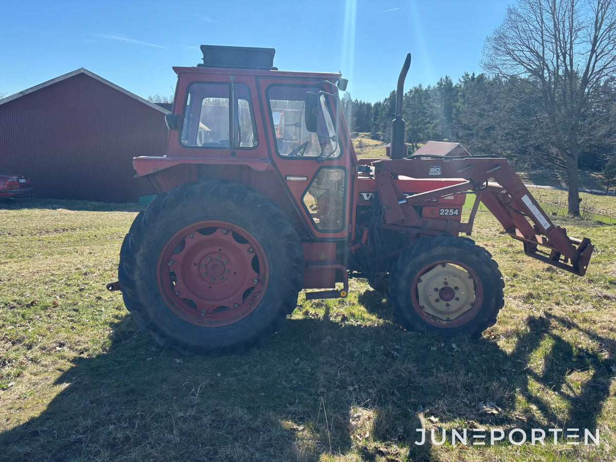Volvo BM 2254 med lastare