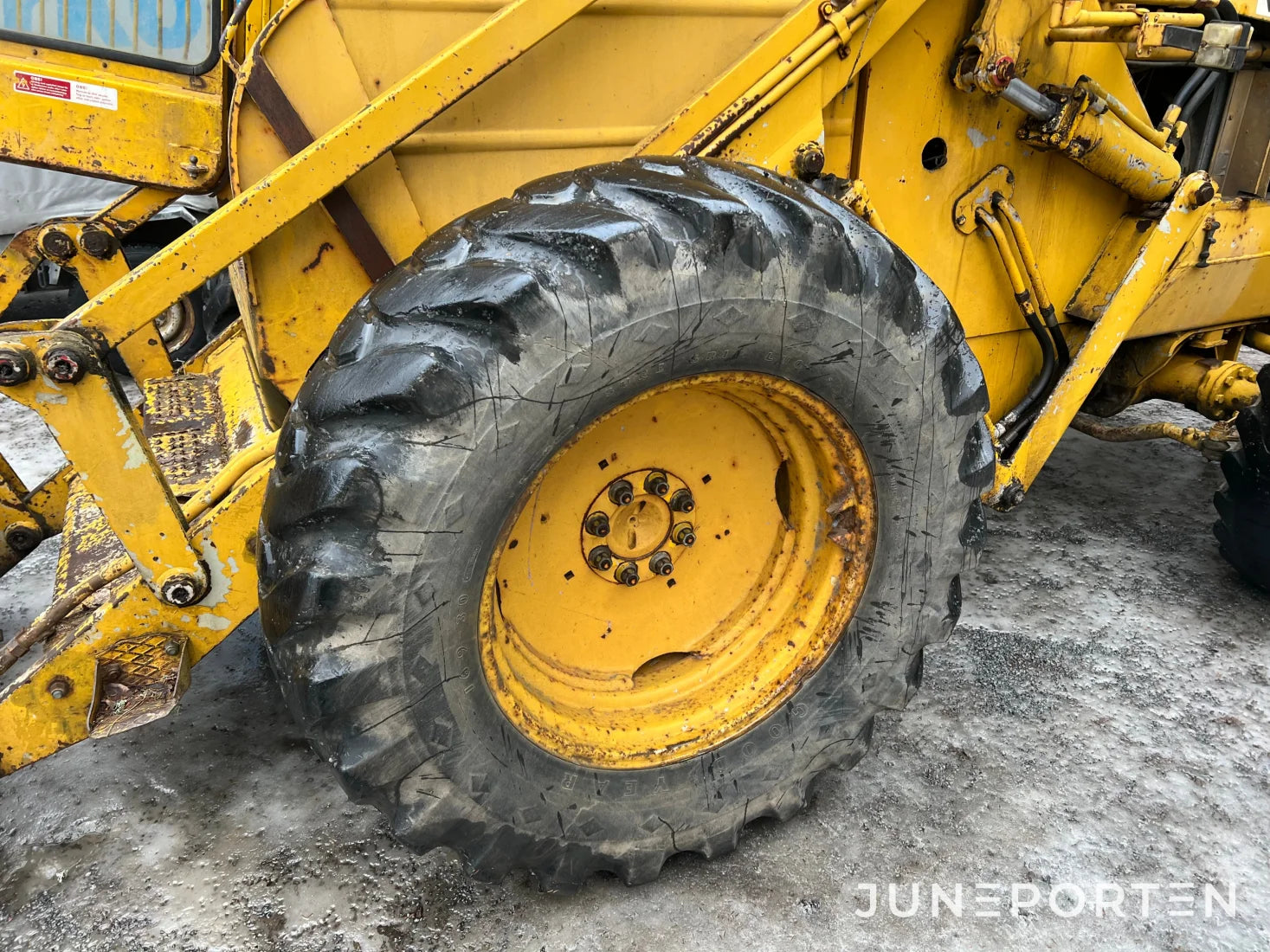 Baklastare Volvo BM 641