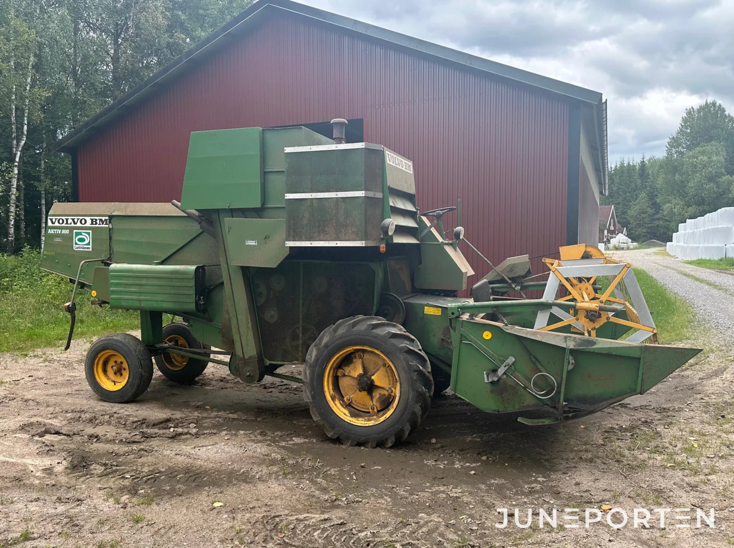 Skördetröska Volvo BM Aktiv S800