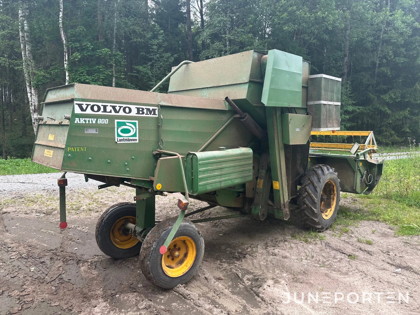 Skördetröska Volvo BM Aktiv S800