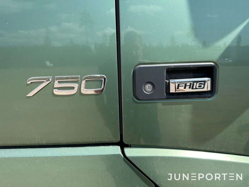Volvo FH 16 med skåp