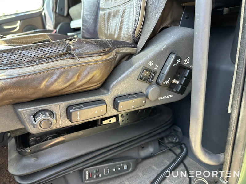 Volvo FH 16 med skåp