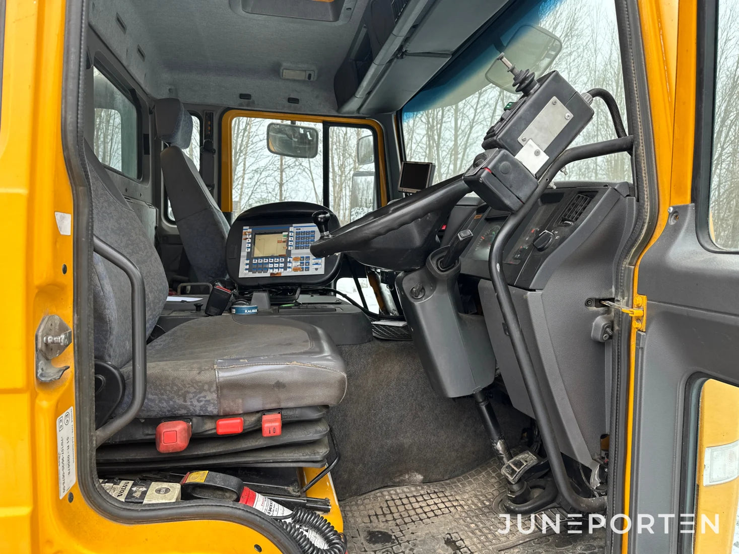 Gatusop och Uppsamlingsbil Volvo FL6/220