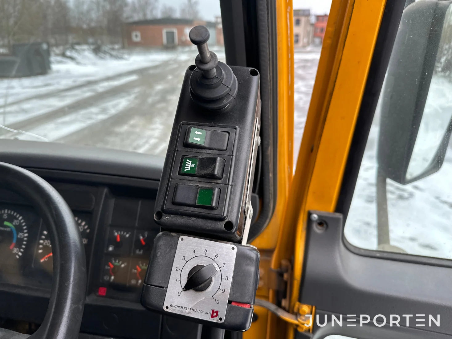 Gatusop och Uppsamlingsbil Volvo FL6/220