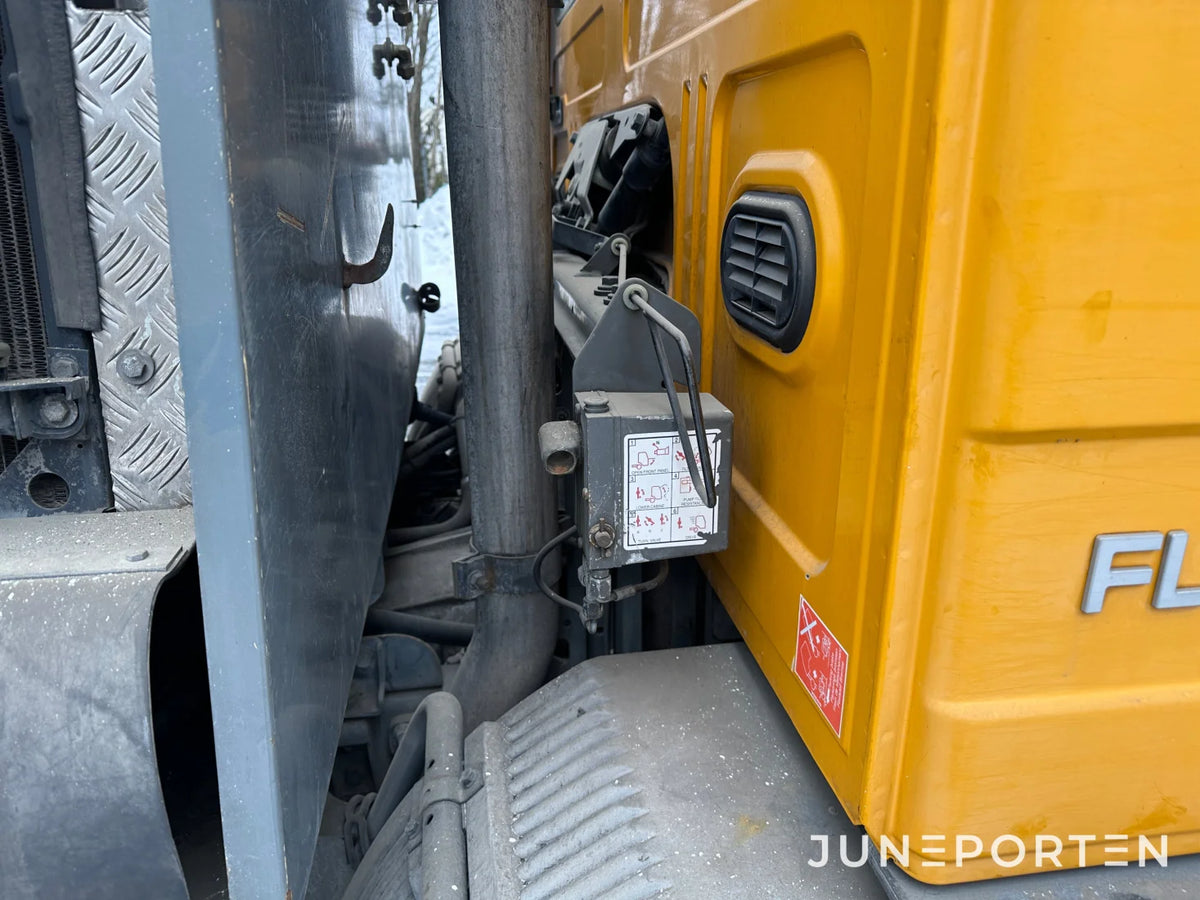 Gatusop och Uppsamlingsbil Volvo FL6/220