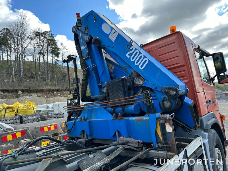 Volvo FM12 med lastväxlare & kran