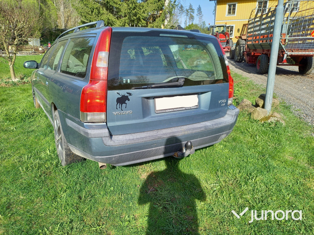 Volvo V70 2.4