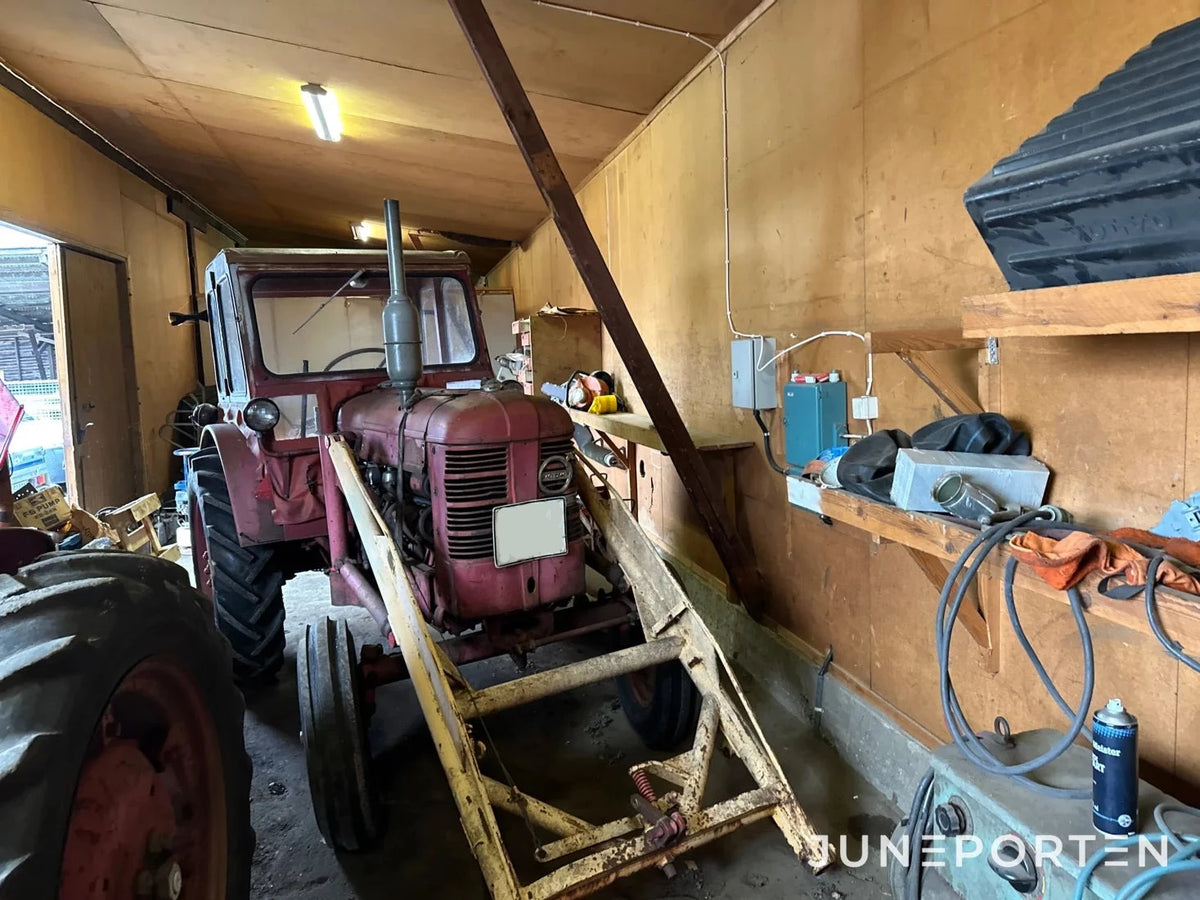 Volvo Victor T 230 med lastare