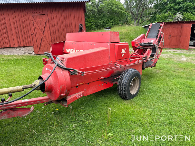 Småbalspress Welger AP 400 med kastare