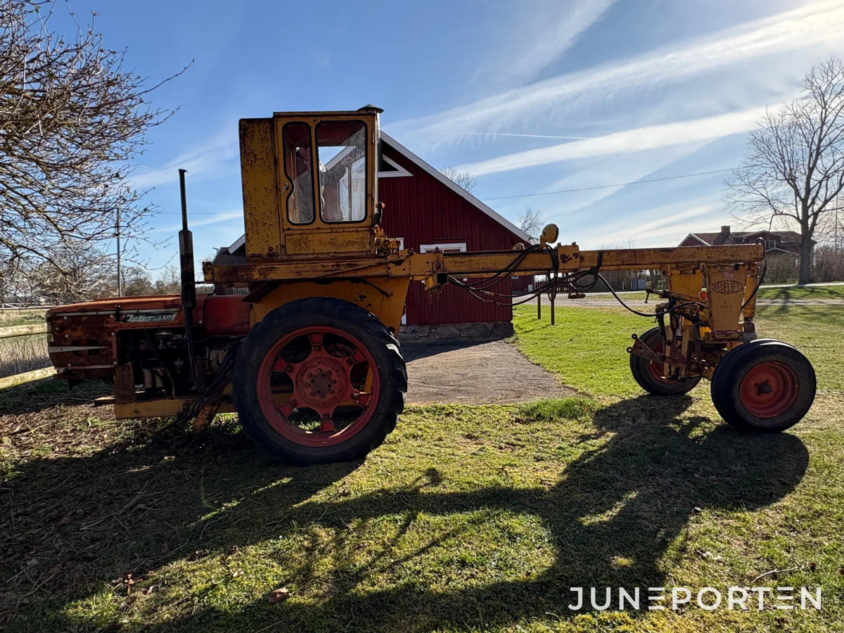 Maskinbäraren Zetor 5511