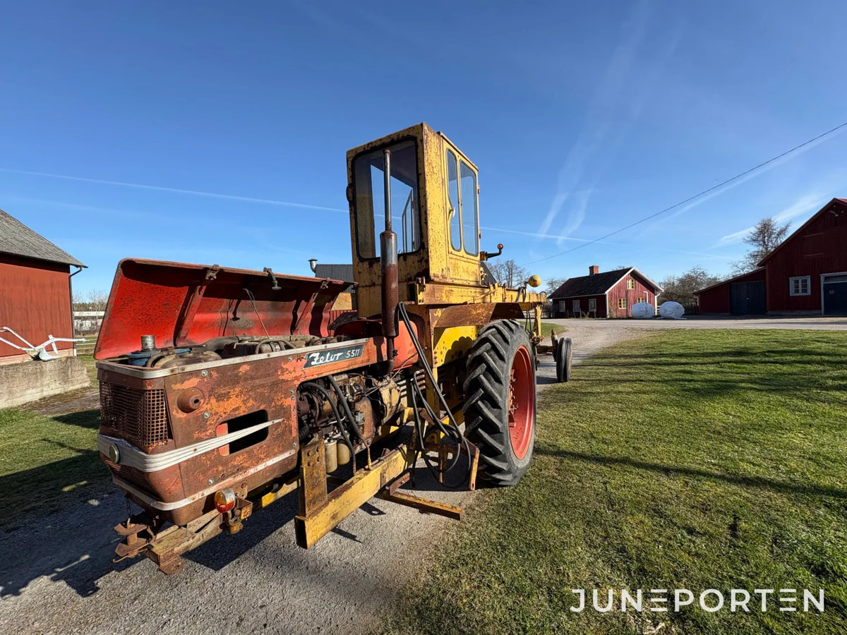 Maskinbäraren Zetor 5511