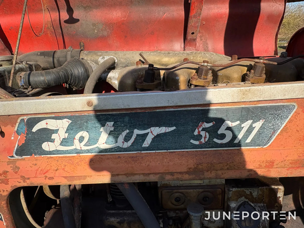 Maskinbäraren Zetor 5511