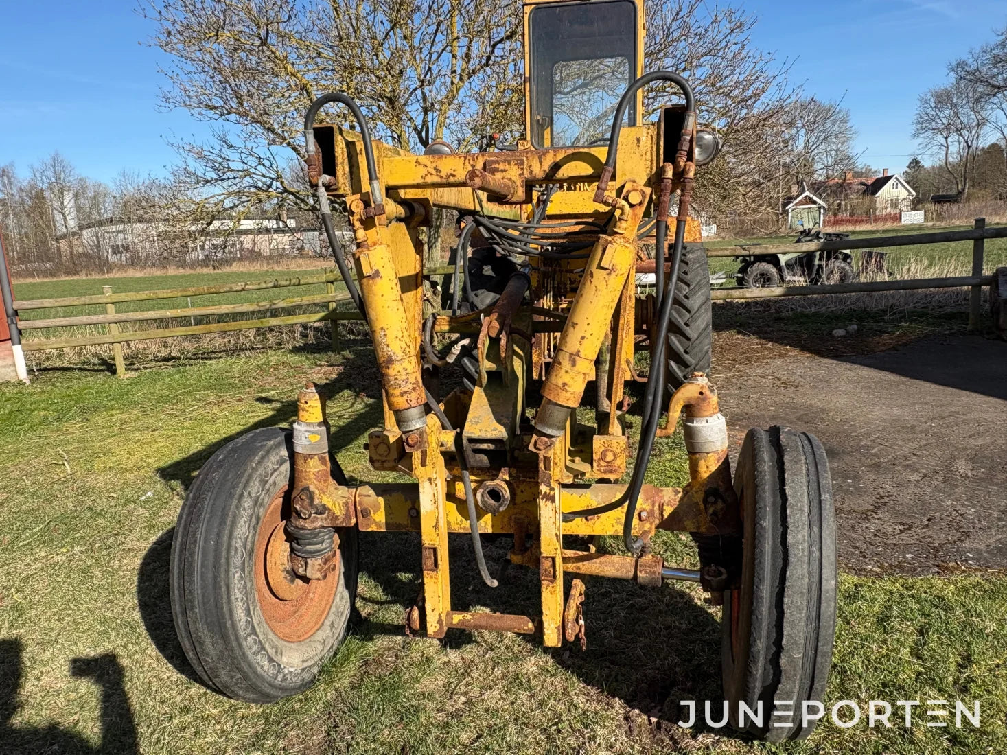 Maskinbäraren Zetor 5511