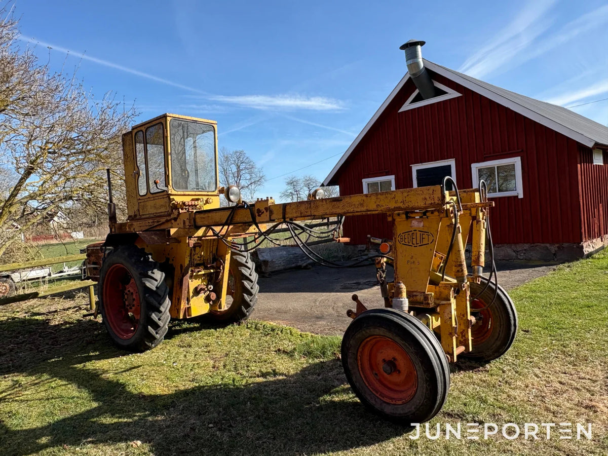 Maskinbäraren Zetor 5511