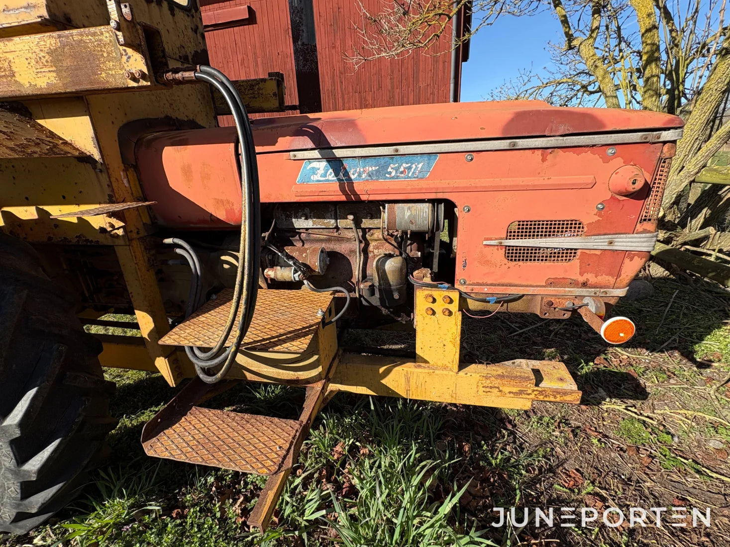 Maskinbäraren Zetor 5511