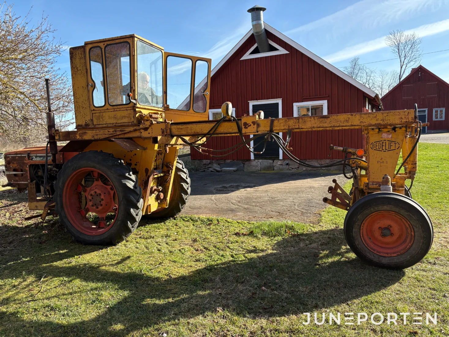 Maskinbäraren Zetor 5511